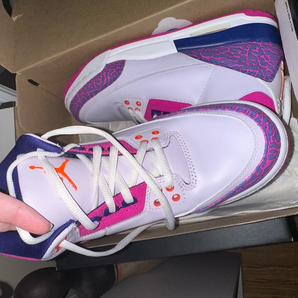 COPY - Jordan 3 retro barely grape size 6 youth - Picture 2 of 5